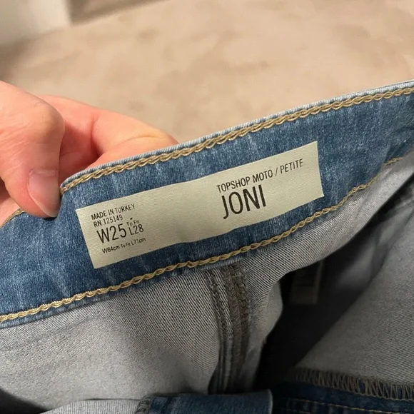 Topshop Joni Ripped Jeans - Picture 2 of 4